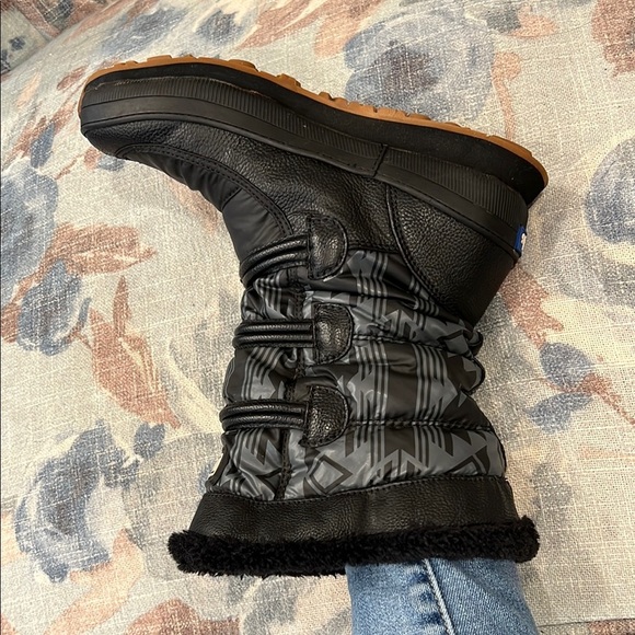 🔥Keds Black Winter Snow Boots🔥 - Picture 3 of 6